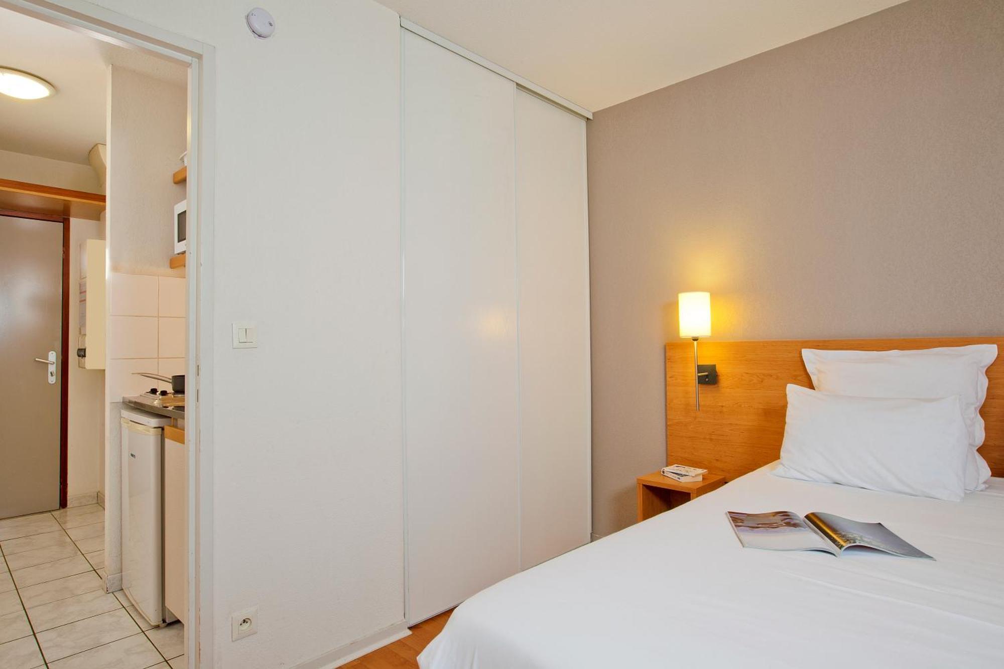 Sejours & Affaires Nantes La Beaujoire Aparthotel Δωμάτιο φωτογραφία