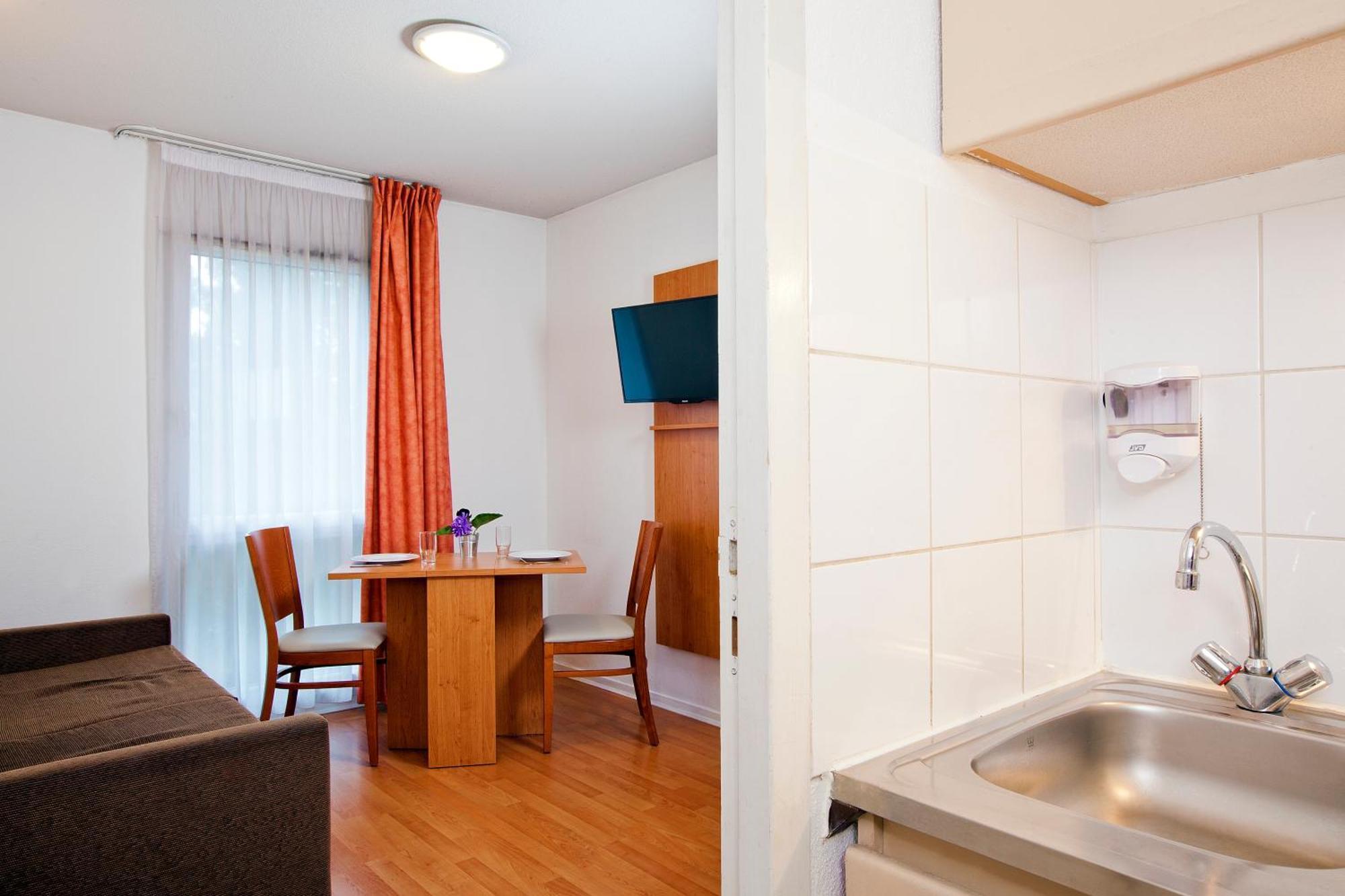 Sejours & Affaires Nantes La Beaujoire Aparthotel Δωμάτιο φωτογραφία