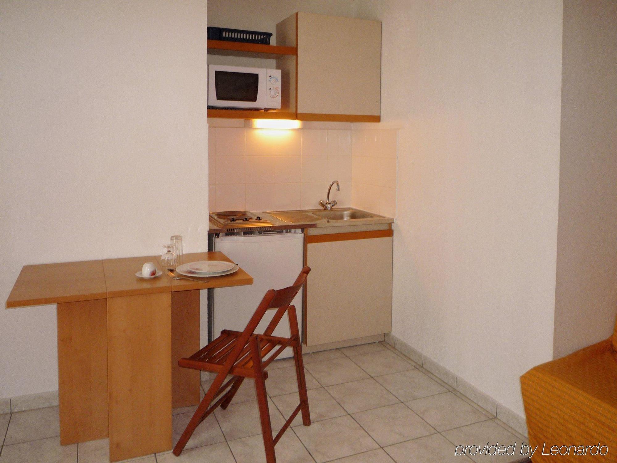 Sejours & Affaires Nantes La Beaujoire Aparthotel Δωμάτιο φωτογραφία
